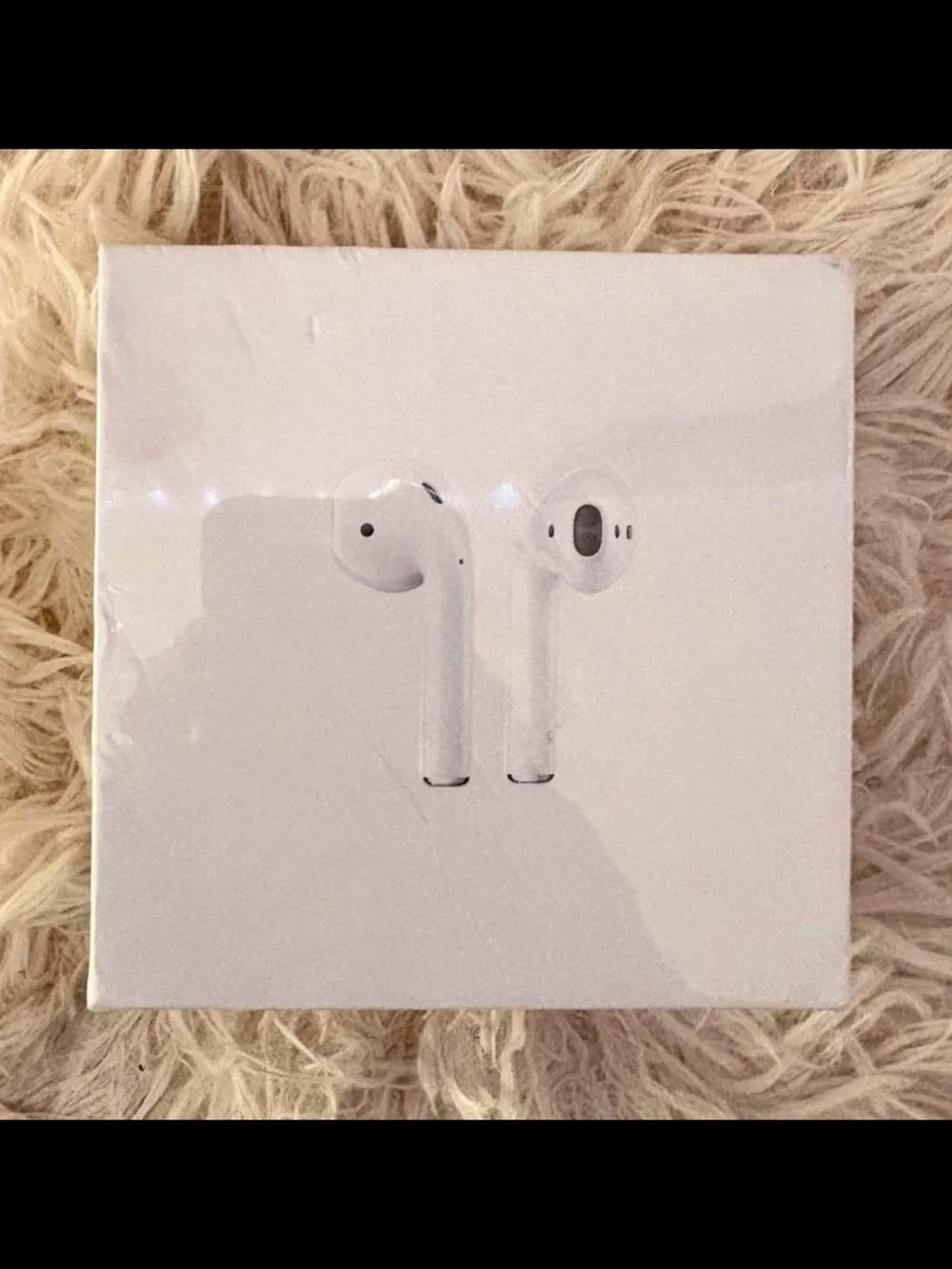 Apple White Earbuds Charging Case with Metal Hinge
